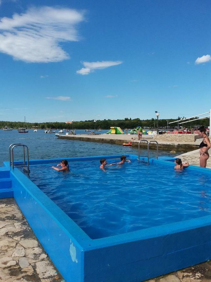 Victoria Mobilehome In Orsera Camping Resort المظهر الخارجي الصورة